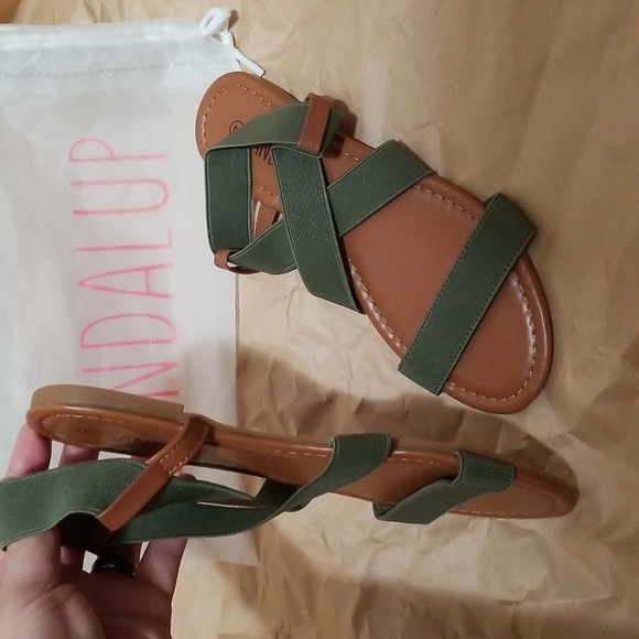 💥3 for $10💥 Sandal Up Khaki Green Sandal Flats - Picture 2 of 15